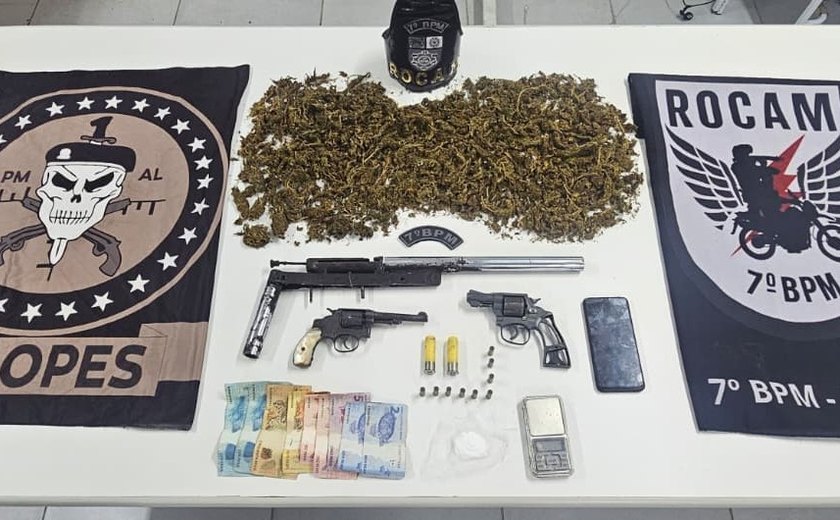 PM apreende armas, drogas e munições após denúncia em Santana do Ipanema