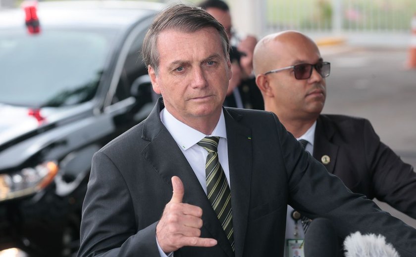 Bolsonaro quer mudar nomes de programas petistas