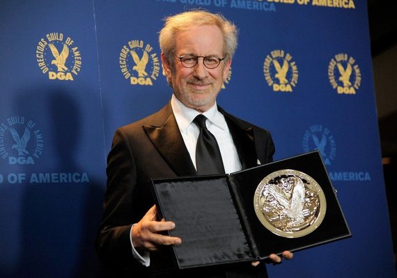 Steven Spielberg defende experiência de ver filmes no cinema