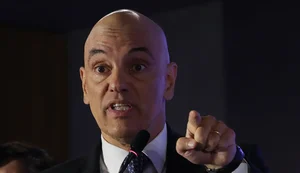 Moraes rejeita pedido de prisão domiciliar humanitária a Bolsonaro