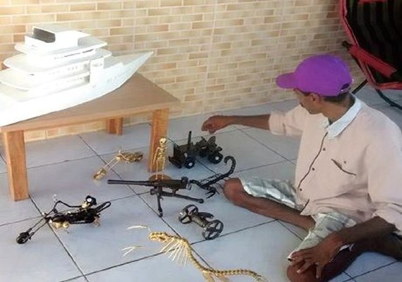 Serralheiro transforma engrenagens usadas em miniaturas de veículos