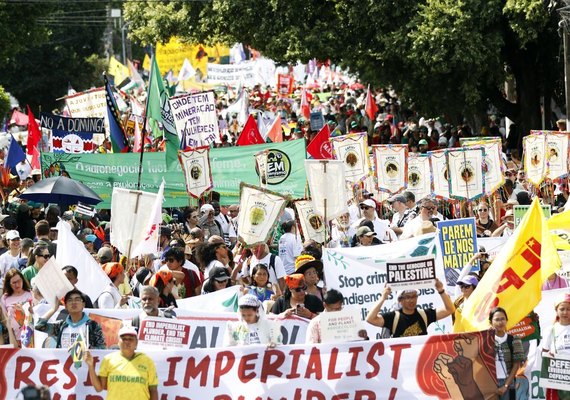 Marcha pelo Clima reúne 70 mil e leva força amazônica às ruas de Belém