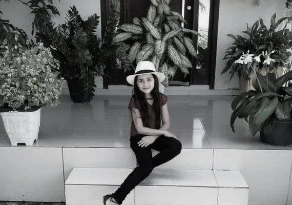 Menina de 10 anos é encontrada morta em estábulo de cavalos na propriedade rural da família