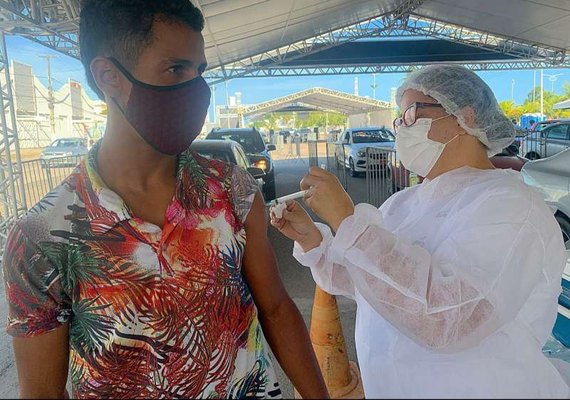 Maceió vacina contra Covid-19 neste feriado com Corujão em quatro pontos