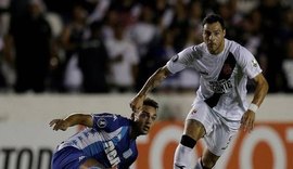 Vasco empata com Racing em casa e se complica na Libertadores