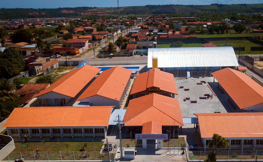 Escola Municipal Dr. Cláudio da Costa Santos é inaugurada nesta segunda-feira (14)