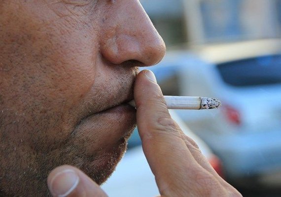 Cigarro funciona como 'antidepressivo' para aliviar tensões de trabalhadores fumantes