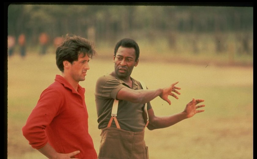 Stallone homenageia Pelé e relembra filme: 'O grande!'