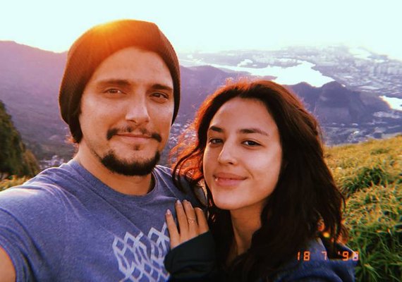 Casal de atores deixa a TV Globo para viver no 'meio do mato'