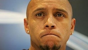 Justiça determina prisão do ex-jogador Roberto Carlos