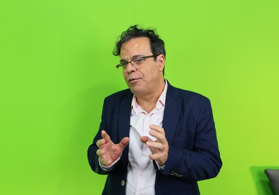 Tutmés Airan busca votos de ministros