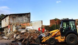 Dezesseis casas e onze edifícios foram demolidos no bairro Pinheiro