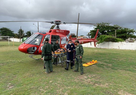 Helicóptero do Samu resgata três vítimas, após acidente nesta sexta-feira (18)