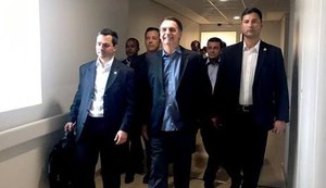 Jair Bolsonaro chega a Brasília depois de ter alta hospitalar