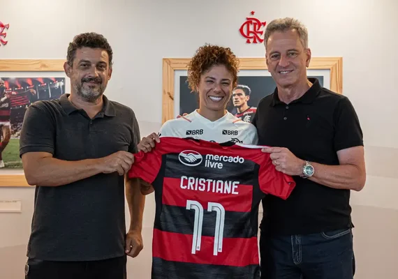 Flamengo anuncia a atacante Cristiane para o futebol feminino