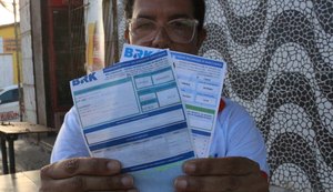 Consumidores reclamam de aumento na conta de água