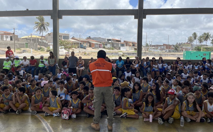 Defesa Civil de Maceió participa de simulado de evacuação com escolas do Pontal da Barra