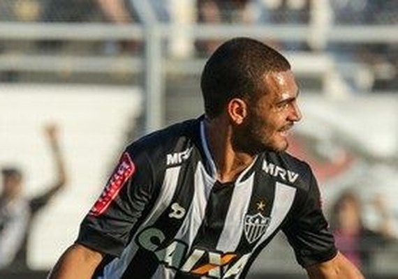 Santos volta a se interessar por Clayton, do Atlético-MG
