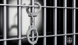 PM prende suspeito de descumprir medida protetiva e esfaquear ex-companheira em Arapiraca