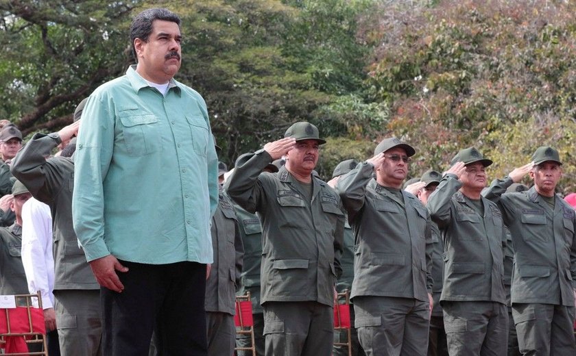Colômbia deve denunciar à ONU militarização de sociedade venezuelana