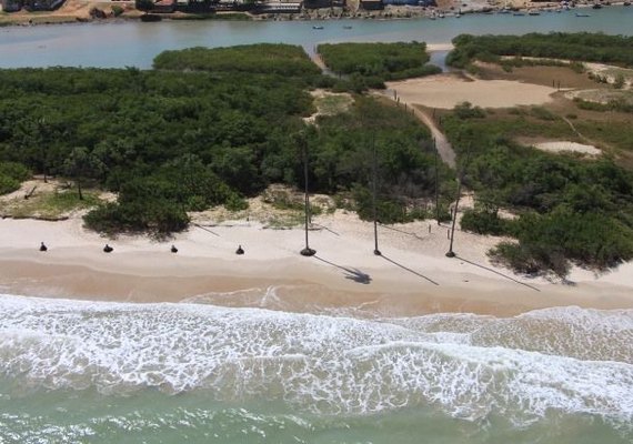 Manchas deixam turismo em alerta