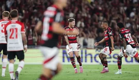 Com direito a gol relâmpago, Flamengo derrota Estudiantes no Maracanã