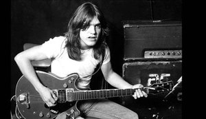 Malcolm Young, guitarrista do AC/DC, morre aos 64 anos