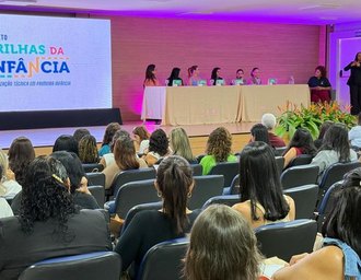 Formação de educadores reforça atendimento às crianças em bairros afetados pelo afundamento de solo