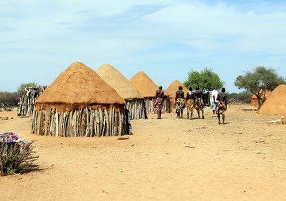 Fotografias de estudante alagoana retrata o dia a dia de tribo na África