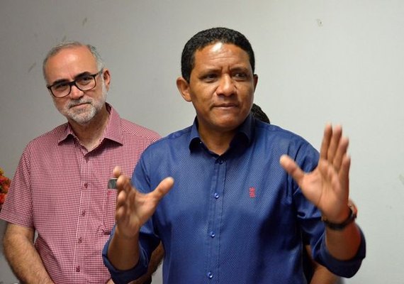 Prefeito anuncia meta fiscal e pagamento de 13º salário dos servidores de Palmeira
