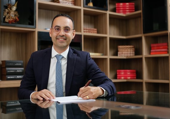 Com aval do PSDB, advogado Yuri Pontes assume a Maceió Investe