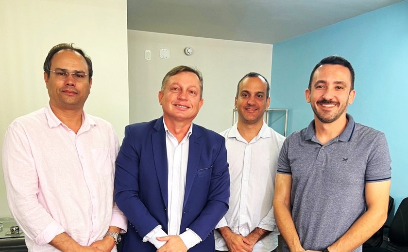 Urbanitários denunciam práticas antissindicais da Equatorial ao Superintendente do Trabalho em Alagoas