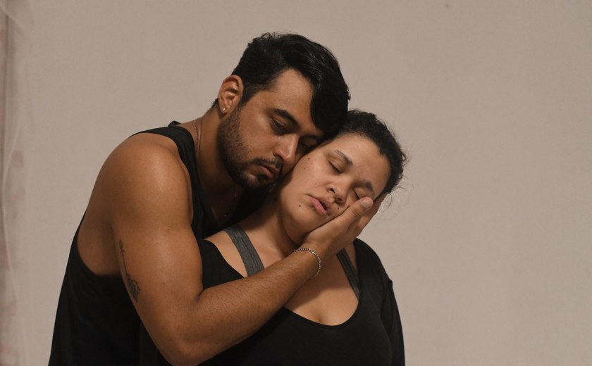 Teatro da Poesia retrata histórias sobre perdas e a importância do acolhimento em novo espetáculo