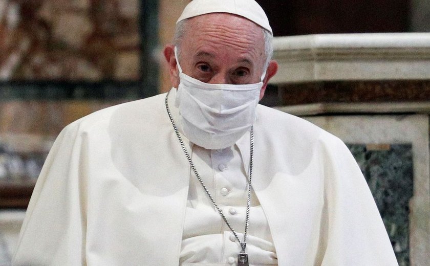 Papa Francisco ficará no hospital por mais alguns dias
