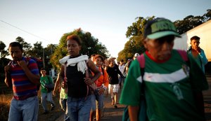 Queda na chegada de imigrantes latinos aos EUA eleva renda do grupo depois da crise