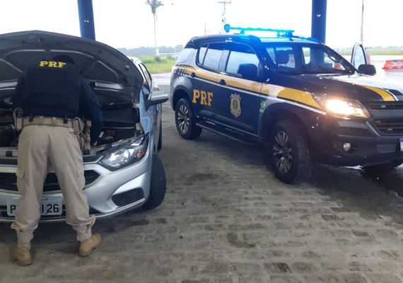 PRF em Alagoas recupera carro roubado e prende motorista por crime de receptação