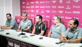 Técnico do CRB muda foco para a Série B e Copa do Brasil e quer reforçar time