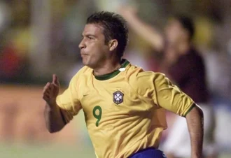 Pentacampeão pela Seleção é acusado de agredir namorada com socos e chutes após discussão