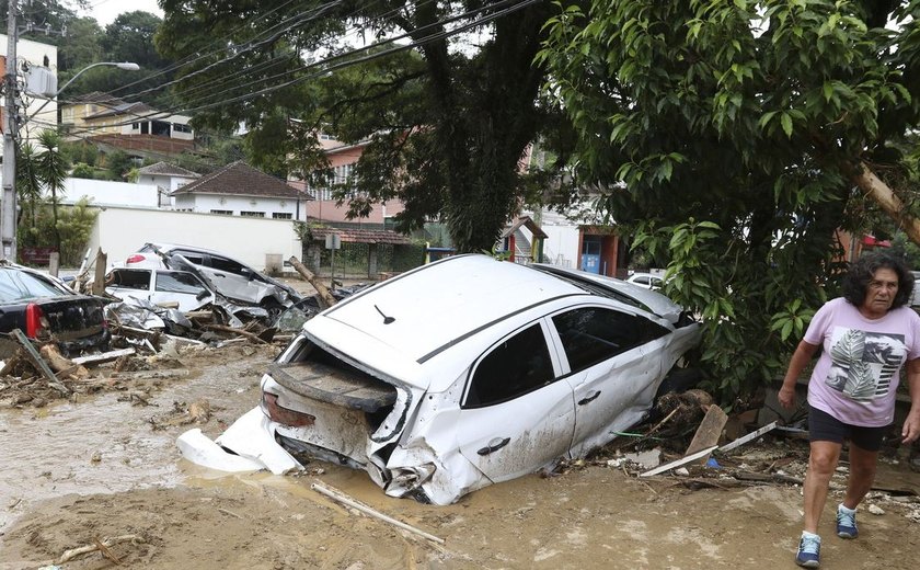 Governo do Rio amplia medidas de alerta sobre desastres naturais