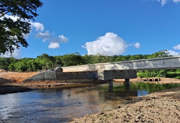 Ponte em construção promete mais segurança para moradores e produtores rurais de São Sebastião