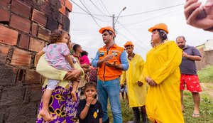 Prefeito JHC anuncia R$ 6,5 milhões do governo federal para ajudar as famílias vítimas das chuvas