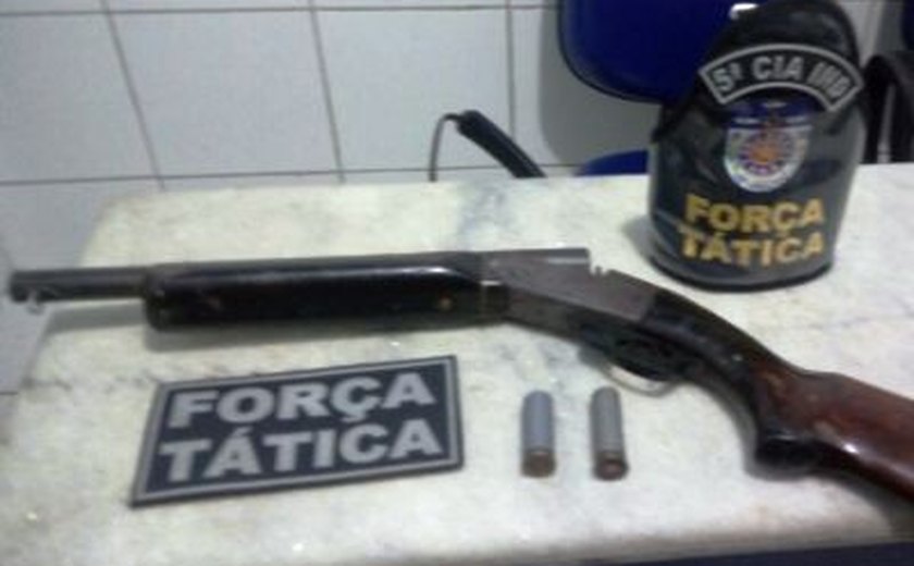 Polícia Militar apreende espingarda nesta madrugada em Marechal Deodoro