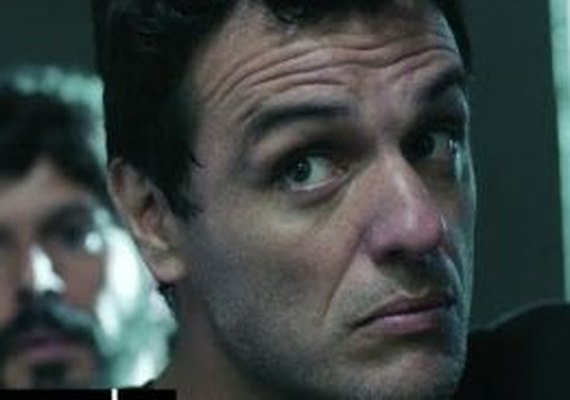 Com sangue, palavrões e travestis, Carcereiros é aposta ousada da Globo