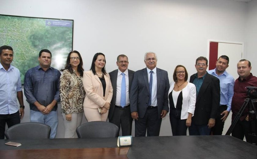 Vereadores de Arapiraca acompanham visita do vice-presidente do STJ