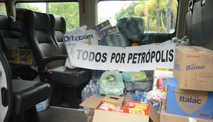 Voluntários ajudam população de Petrópolis
