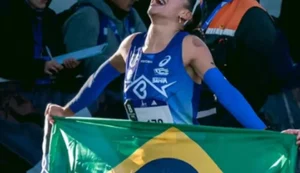 Núbia Oliveira bate recorde brasileiro de 35 anos em meia maratona
