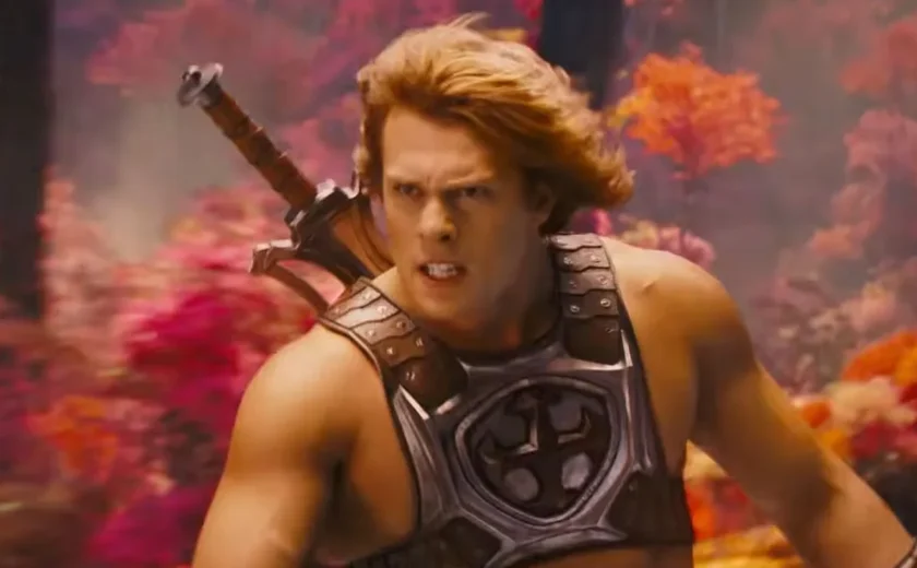 He-Man enfrenta Esqueleto no trailer de 'Mestres do Universo'