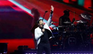 Cantor Lionel Richie é internado em UTI após passar mal durante show nos Estados Unidos
