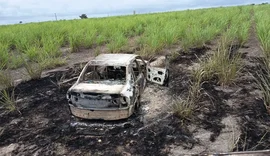Carro de idoso desaparecido é encontrado carbonizado em canavial
