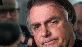Após cirurgia, Jair Bolsonaro segue na UTI sem previsão de alta